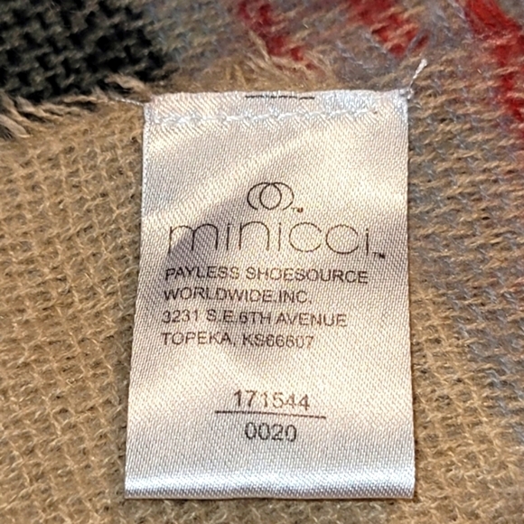 Plaid Burburry Inspired Fringed Fall Winter Scarf 25"×80" - Picture 5 of 6